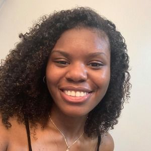 Meet your Posher, Lashae